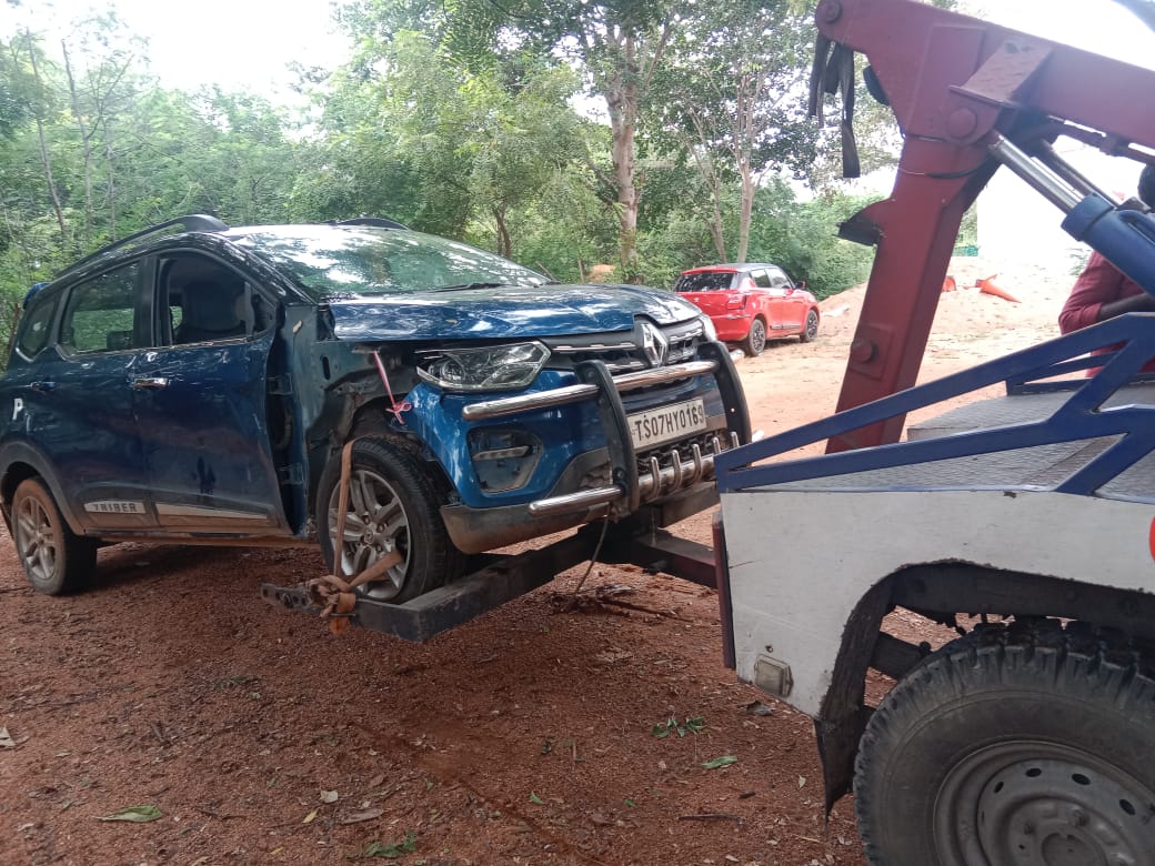 Accident car crane recovery