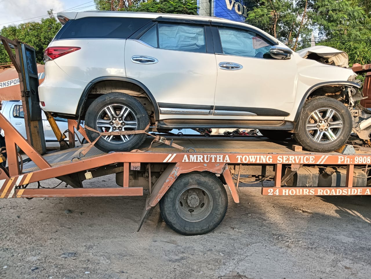 Car loading on flatbed