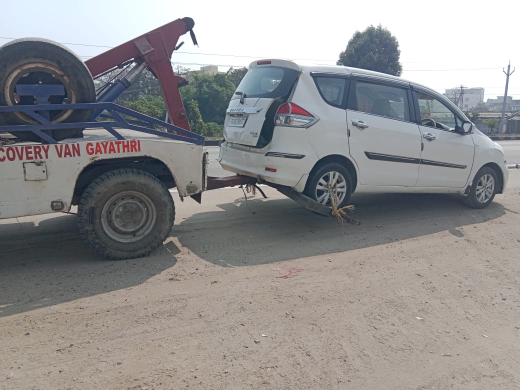 Breakdown vehicle towing